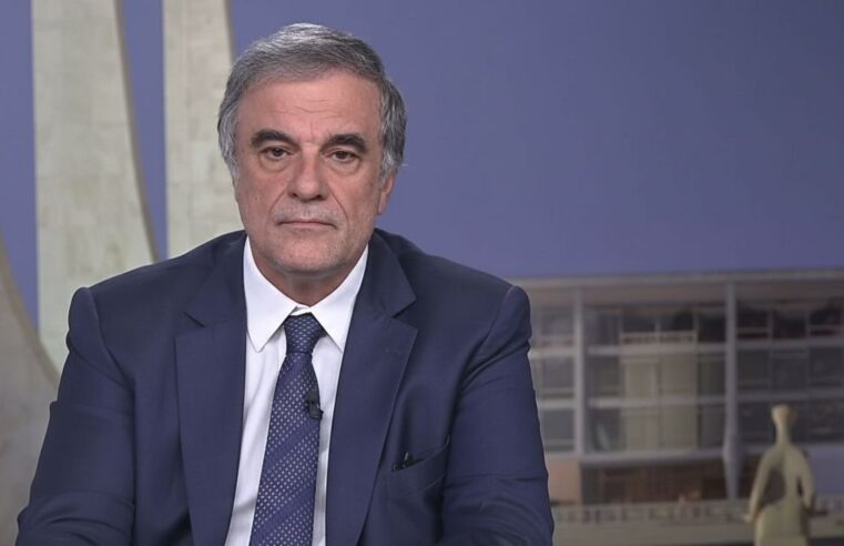 Decoro parlamentar: Cardozo critica Eduardo Bolsonaro