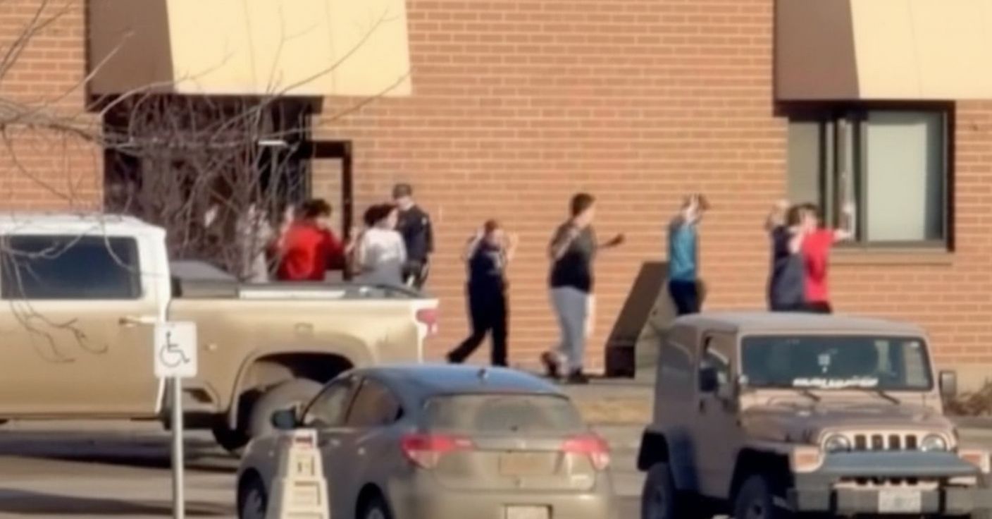 Ataque em escola no Canadá: mãe ligou ao filho em risco